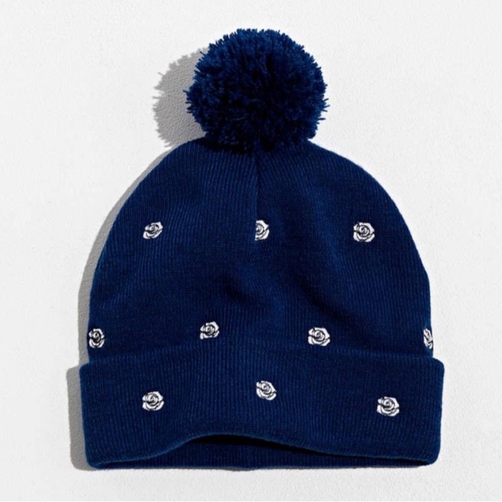 URBAN OUTFITTERS roses embroidered knit pom beanie